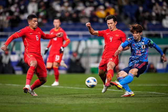 电竞赛事-国足两战日本0射正太尴尬 比控球率更惨的是……